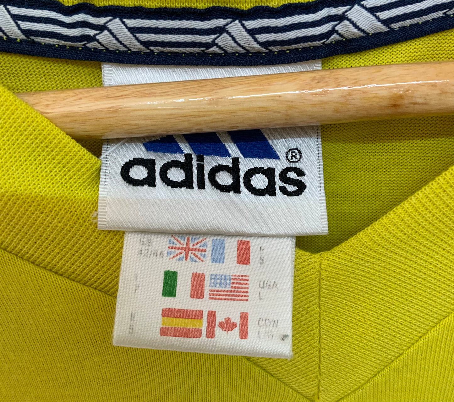 Adidas T-Shirt / bestickt / L